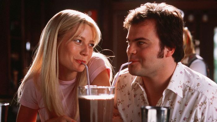 Datempire: What Makes This Dating Site Stick Out?